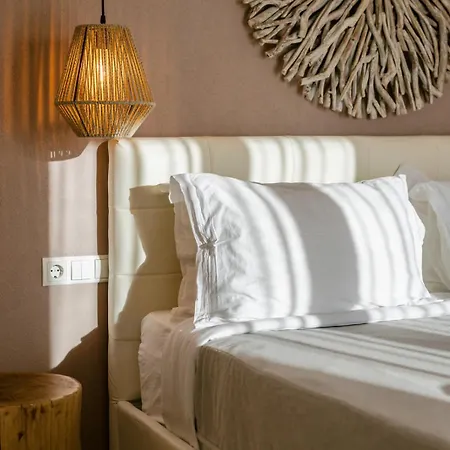 Naxos Finest & 3* Naxos City