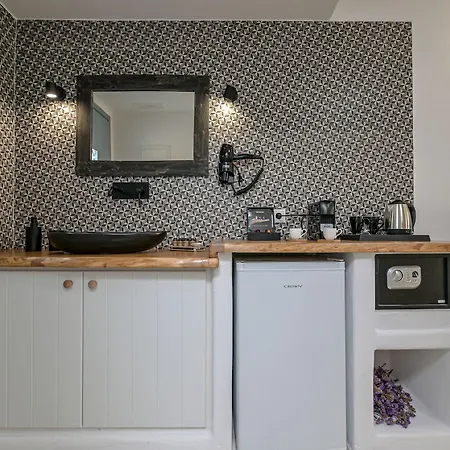 ホテル Naxos Finest & 3*