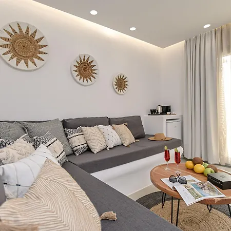 ホテル Naxos Finest & 3*