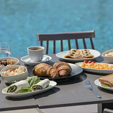 ホテル Naxos Finest & 3*